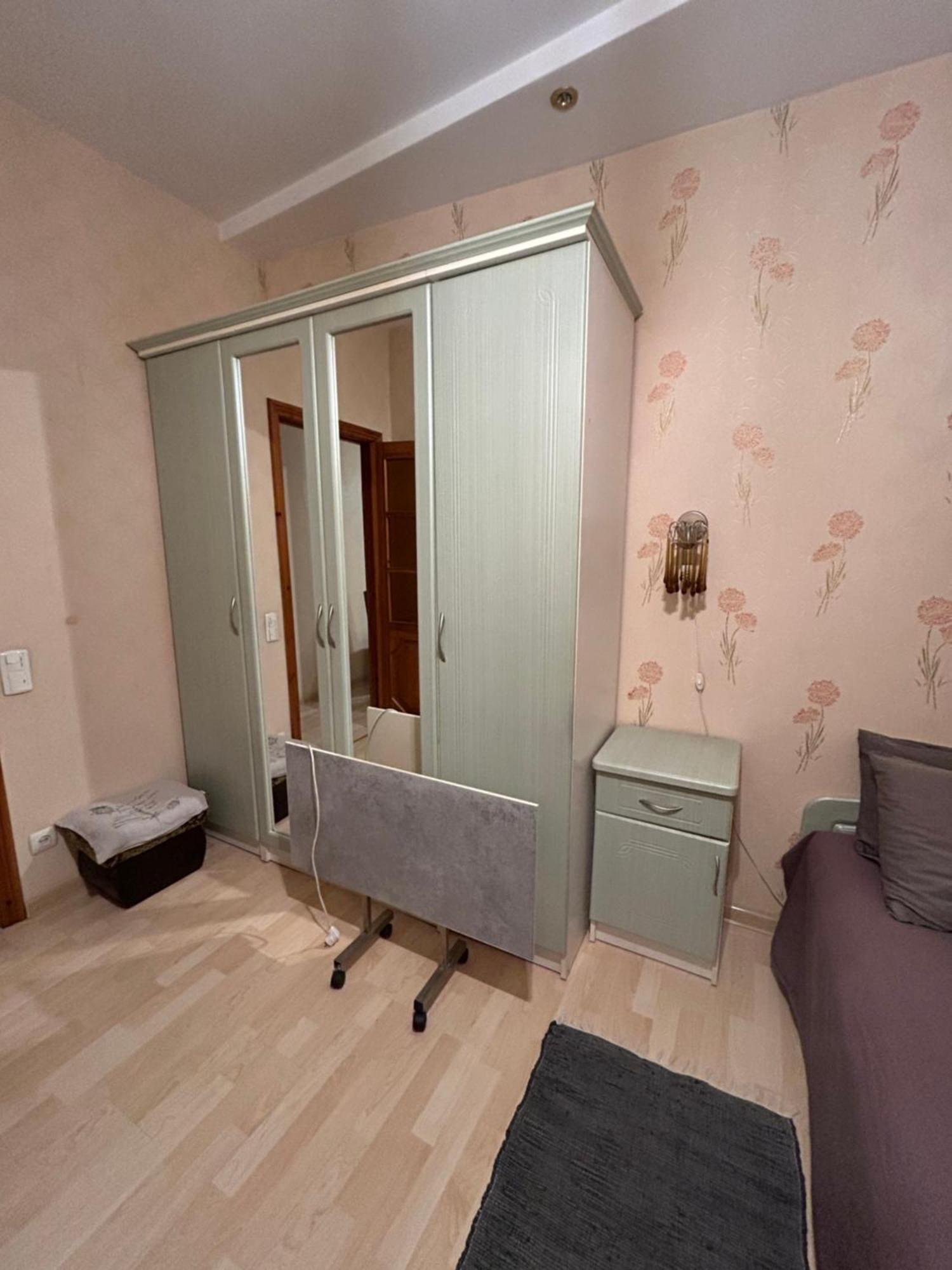 Three Bedroom Stepana Bandery Street Rivne Exterior photo